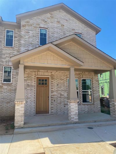 View of front facade with covered porch | Image 1