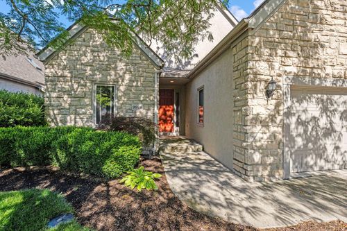 9978 Lavenham Cir W, Powell, OH, 43065-8450 | Card Image