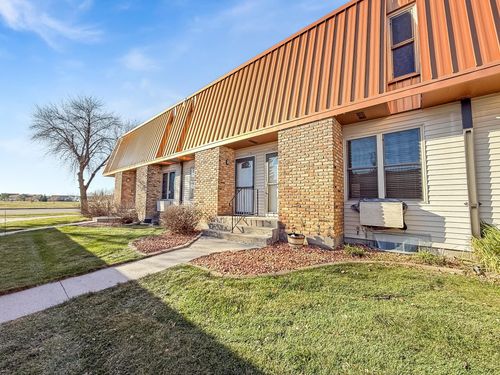 336 13th Ave E, West Fargo, ND, 58078-3303 | Card Image