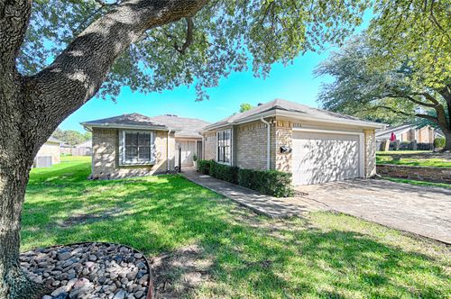 2708 Heather Glen Ct, Carrollton, TX, 75006-4760 | Card Image