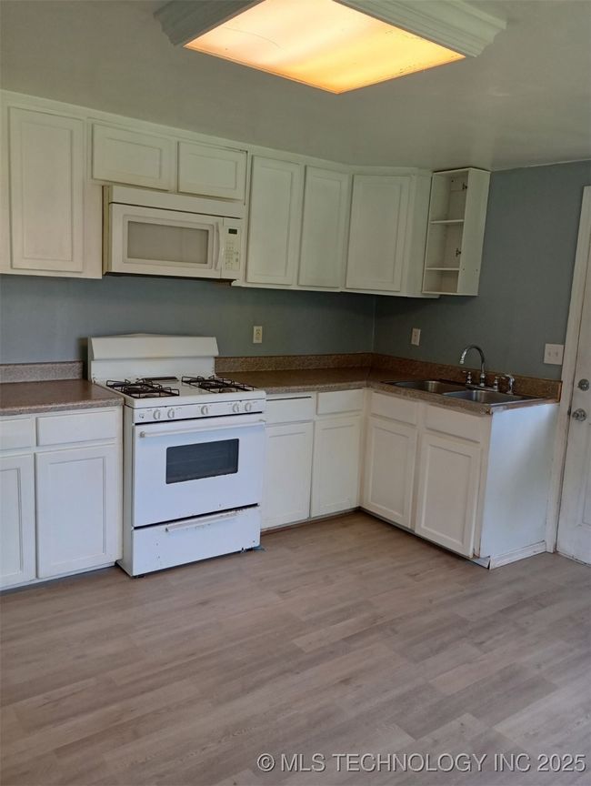 402 Minor St, House other with 3 bedrooms, 1 bathrooms and null parking in Tahlequah OK | Image 20