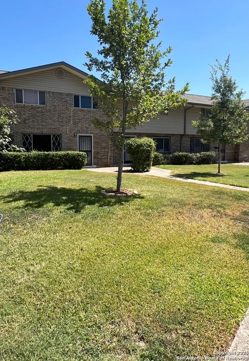 113 E Silver Sands Dr, San Antonio, TX, 78216-3528 | Card Image