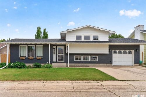 1266 Maybery Cres, Moose Jaw, SK, S6H7B4 | Card Image