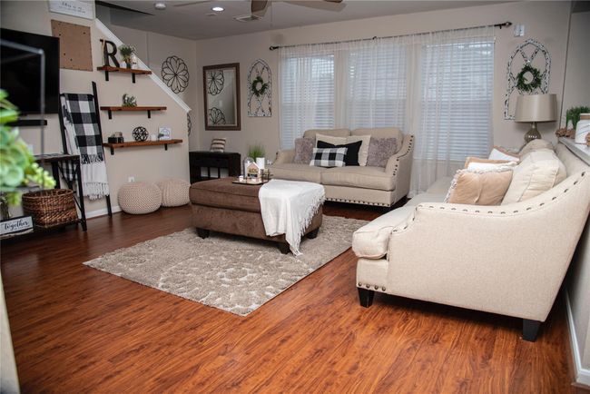 LIVING ROOM | Image 4