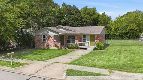 2017 Shawnee St, Denton, TX, 76209-3331 | Card Image