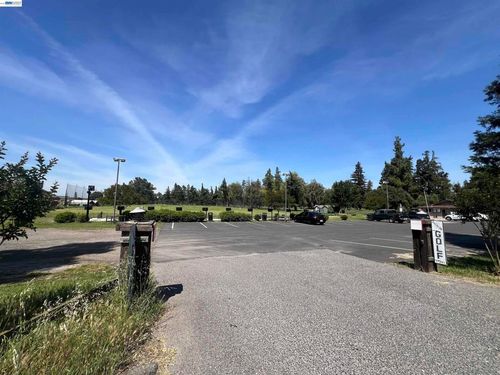 17051 Escalon Bellotta Rd, Escalon, CA, 95320 | Card Image