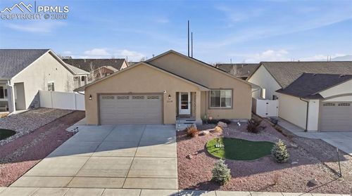 2218 Cliffmoor Ln, Pueblo, CO, 81008-2357 | Card Image