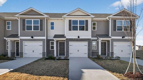 240 Maddox Dr, Aberdeen, NC, 28315-5005 | Card Image
