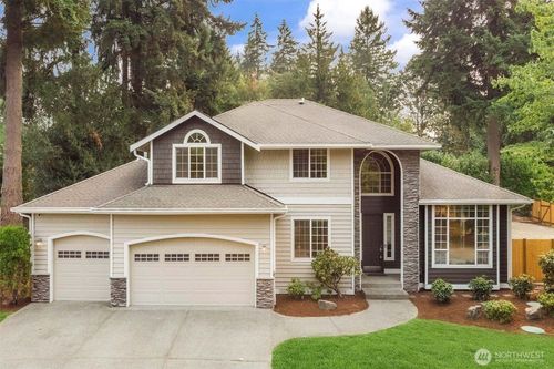 8822 116th Ave Se, Newcastle, WA, 98056-1725 | Card Image