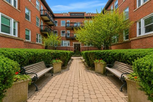 2e-845 W Belle Plaine Ave, Chicago, IL, 60613-2129 | Card Image