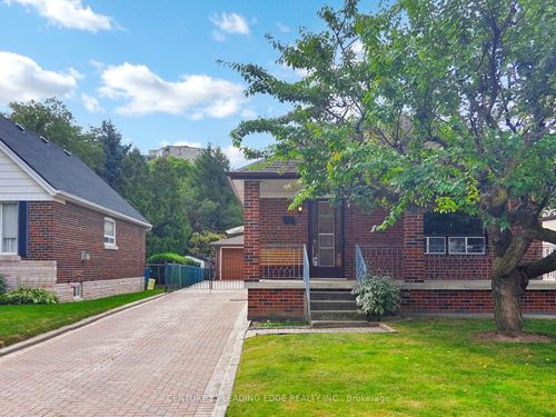33 Monarchdale Ave, North York, ON, M6M2S6 | Card Image