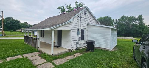 305 W Bedford St, Marshfield, MO, 65706-1518 | Card Image