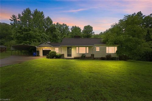 5002 Cherry St, Winston Salem, NC, 27105-2116 | Card Image
