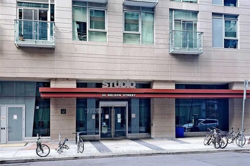 1209-30 Nelson St, Toronto, ON, M5V0H5 | Card Image