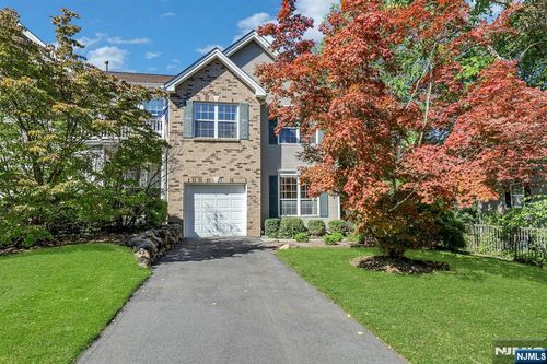 377 Green Mountain Rd, Mahwah, NJ, 07430-2724 | Card Image
