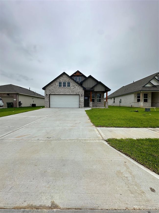 119 Peachleaf Ct, House other with 4 bedrooms, 3 bathrooms and 2 parking in Anahuac TX | Image 6