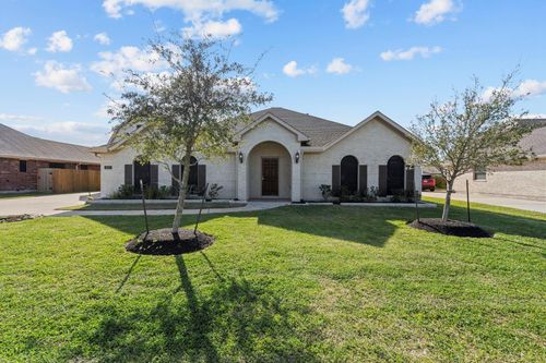 2616 Apache St, League City, TX, 77573-7558 | Card Image