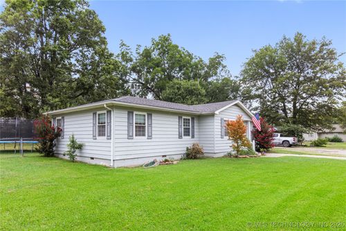 627 Hickory St, Chelsea, OK, 74016-1410 | Card Image