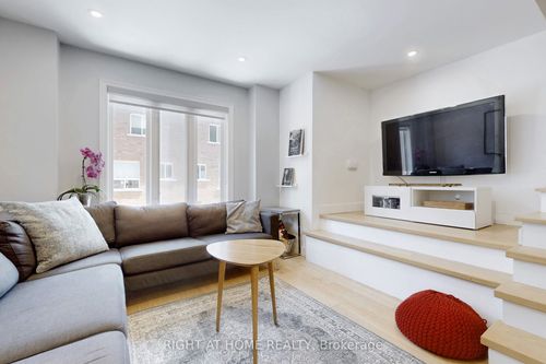 6 Grogan Mews, Toronto, ON, M6H4J9 | Card Image