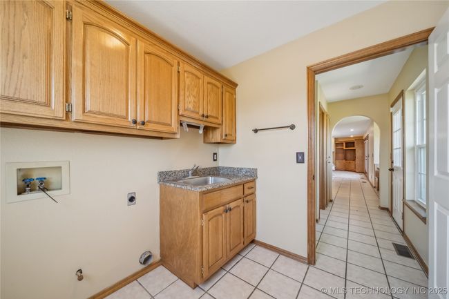 28002 Us 75 Hwy, House other with 4 bedrooms, 4 bathrooms and null parking in Ochelata OK | Image 38