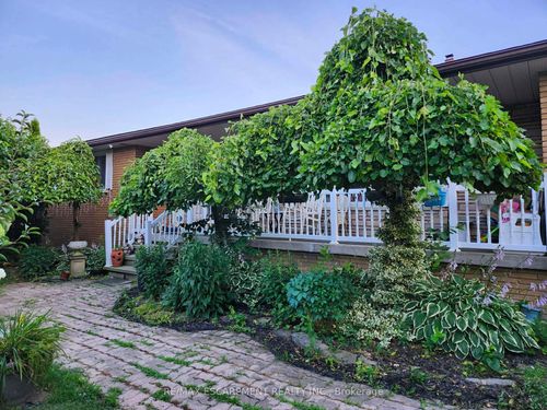 1549 Guyatt Rd, Binbrook, ON, L0R1C0 | Card Image