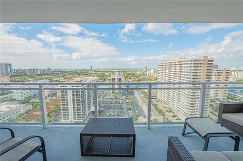 apt-2126-2030 S Ocean Dr, Hallandale Beach, FL, 33009-6664 | Card Image