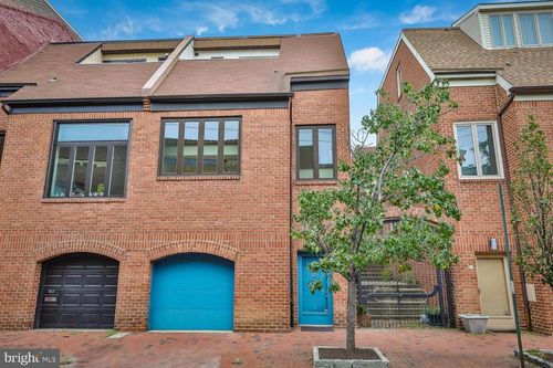 821 Lombard St, PHILADELPHIA, PA, 19147-1316 | Card Image