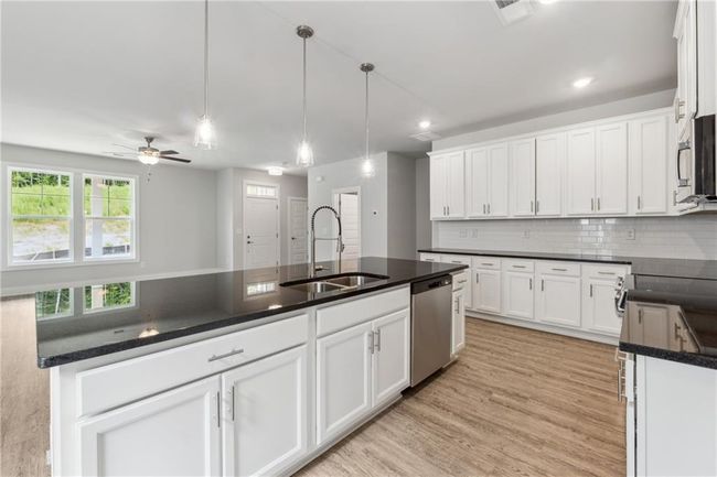 2546 Harbor View Ct, Townhouse with 4 bedrooms, 3 bathrooms and null parking in Gainesville GA | Image 38