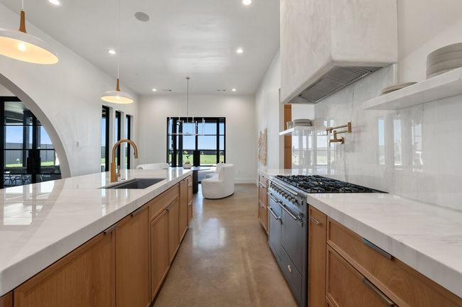 Kitchen Island | Image 15