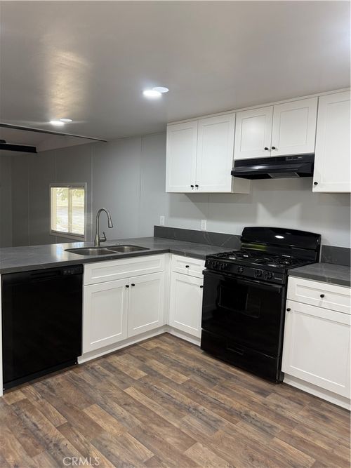 4121 Balboa St, Mountain Mesa, CA, 93240-9485 | Card Image