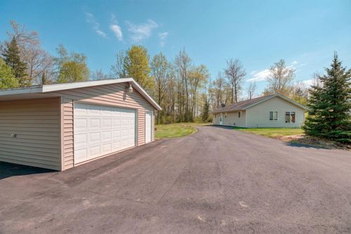 W 8870 S Pioneer Ln, Elcho, WI, 54428-9440 | Card Image