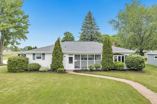 1529 Clark Street, Algoma, WI, 54201 | Card Image