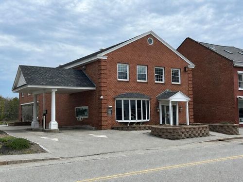 100 Main Street, Damariscotta, ME, 04543 | Card Image