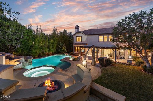551 Rustic Hills Dr, Simi Valley, CA, 93065-8223 | Card Image
