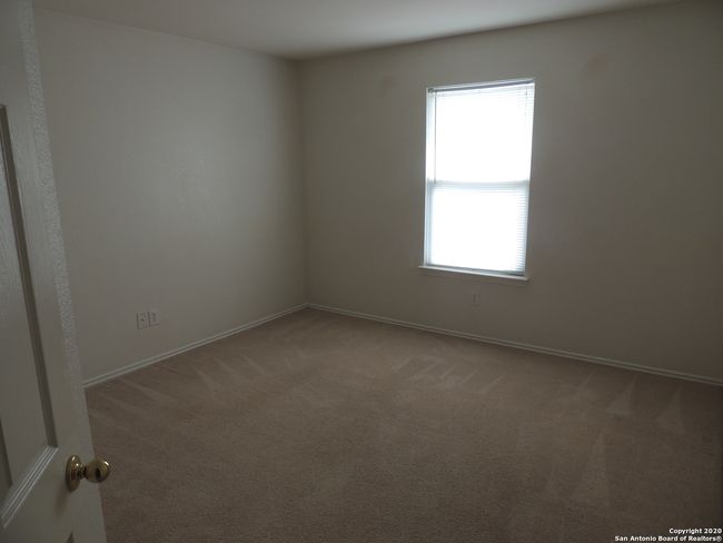 9930 Shawnee Blf, House other with 4 bedrooms, 2 bathrooms and null parking in Converse TX | Image 5