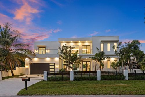 2015 Ne 4th Ave, Wilton Manors, FL, 33305-2052 | Card Image