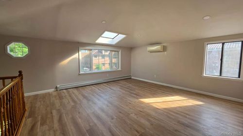 2f-20666 46th Ave, Bayside, NY, 11361-3125 | Card Image