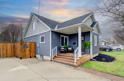 609 Woodside Street, Centre Wellington, ON, N1M2M4 | Card Image