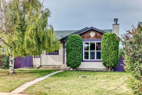 35 Cowan Close, Red Deer, AB, T4P2X2 | Card Image