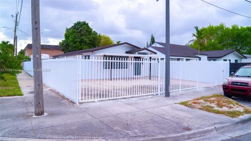 1995 E 1st Ave, Hialeah, FL, 33010-2701 | Card Image
