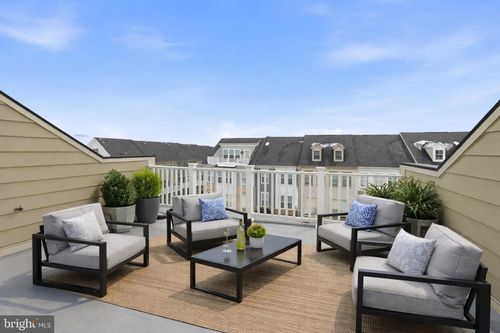 17354 Redshank Rd, DUMFRIES, VA, 22026-3060 | Card Image