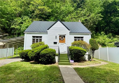 413 Days Run Rd, Creighton, PA, 15030-1016 | Card Image