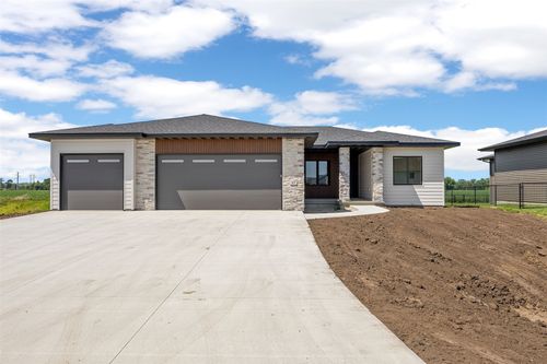 317 Hackberry Dr, Palo, IA, 52324-1006 | Card Image