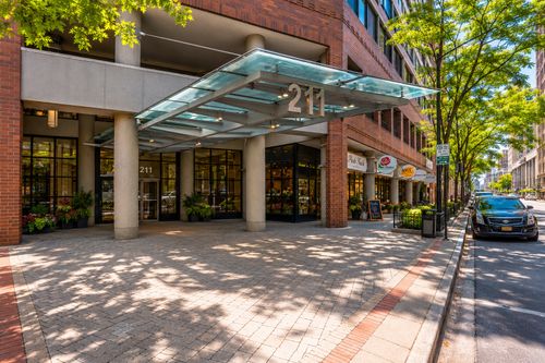 2313-211 E Ohio St, Chicago, IL, 60611-3255 | Card Image