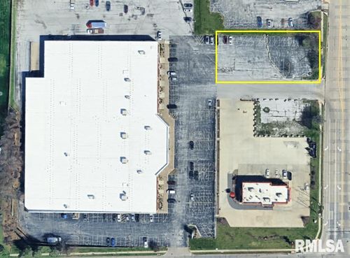 1320 W Kimberly Rd, Davenport, IA, 52806-5525 | Card Image