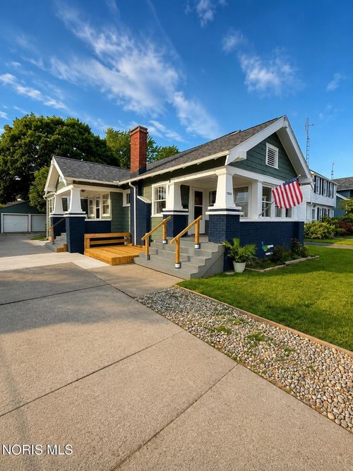 2827 116th St, Toledo, OH, 43611-2841 | Card Image