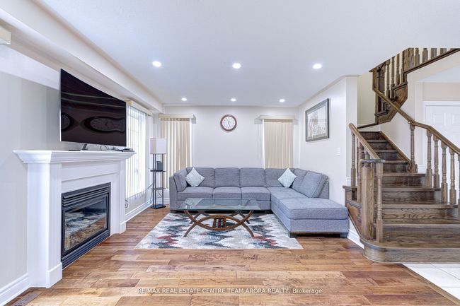 27 Beresford Cres, House other with 5 bedrooms, 4 bathrooms and 4 parking in Brampton ON | Image 8