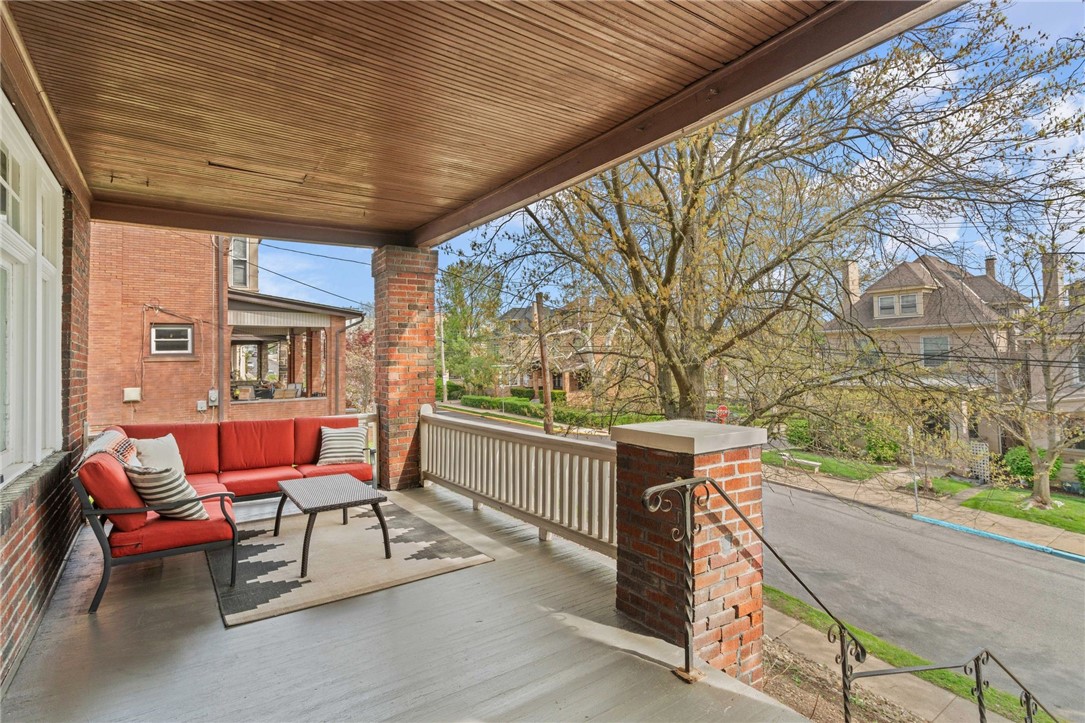 Residential in Dormont 3
