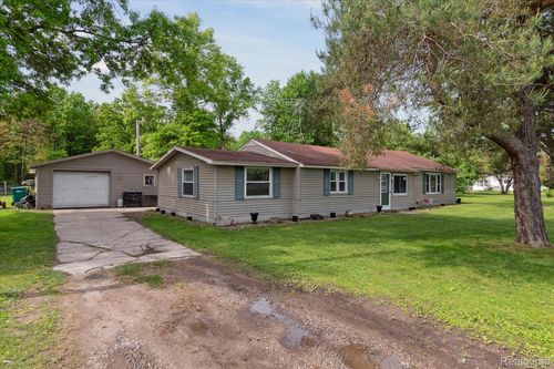 4828 Rathbun Rd, Birch Run, MI, 48415-8728 | Card Image