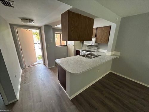 apt-601-2690 Park Windsor Dr, FORT MYERS, FL, 33901-8389 | Card Image